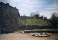 Chatillon-sur-Chalaronne, Chateau, Cour